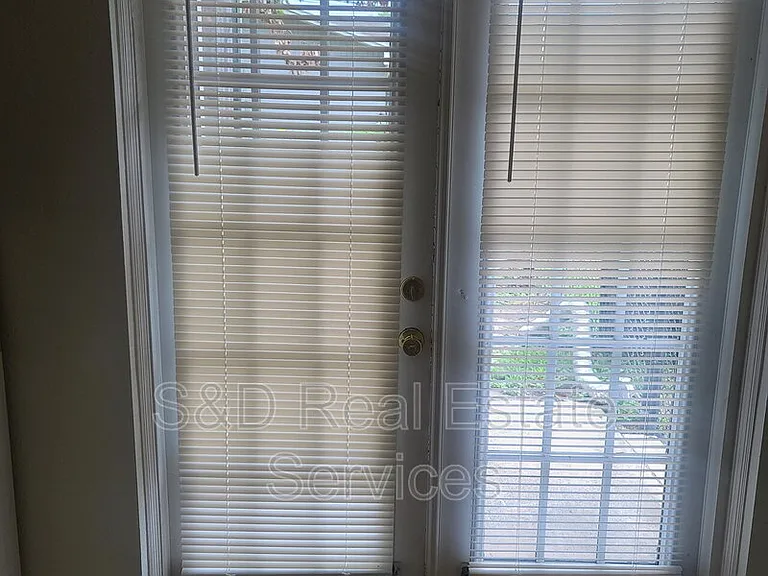 2415 S Crystal Lake Dr — Photo 16
