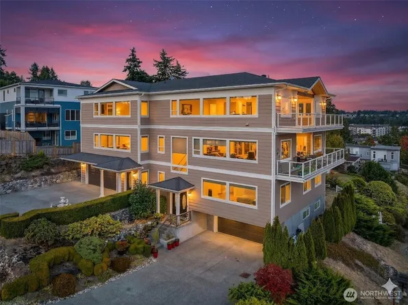 6404 NE 181st Street #A&B, Kenmore, WA 98028
