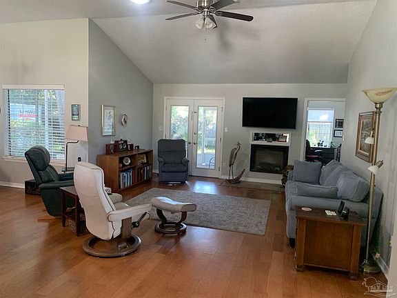 2nd image of 3500 Silvertree Ln