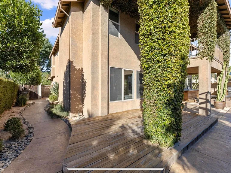701 Rolling Green Dr — Photo 5