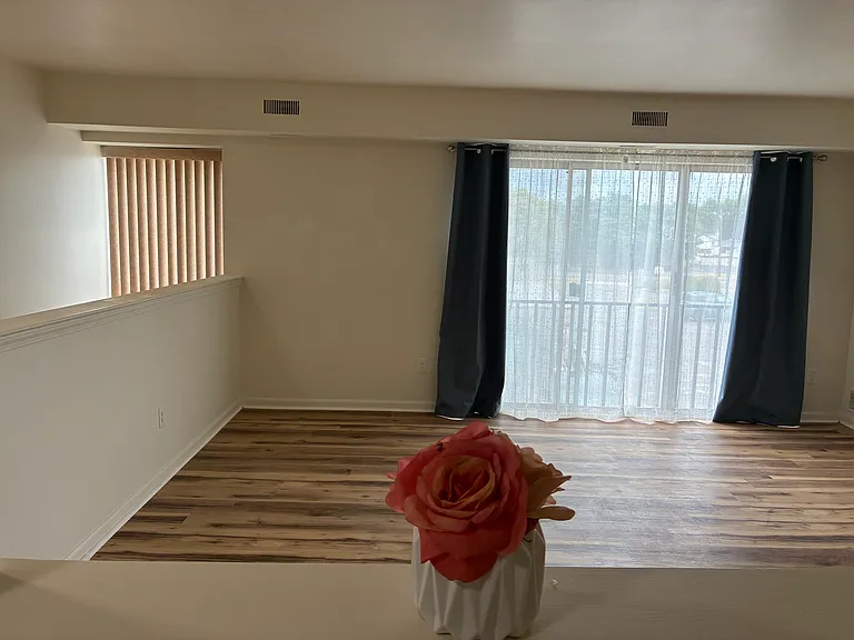 202 Sunset Ln — Photo 8