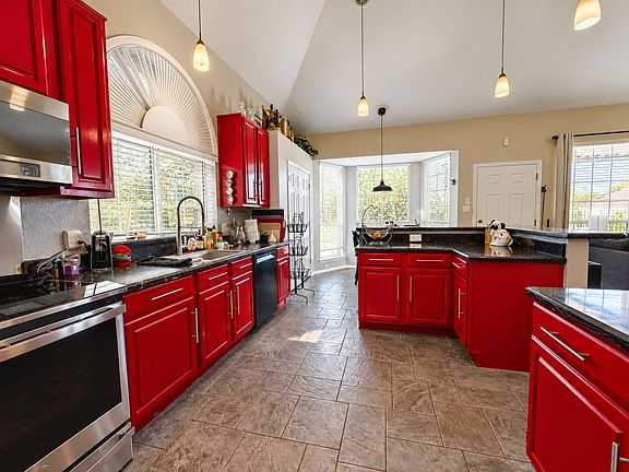 4th image of 202 Browning Ln
