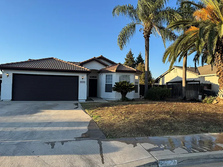 2222 W Vine Ave — Photo 3