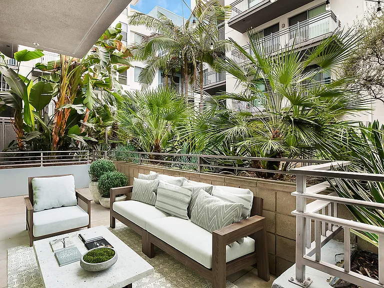 The Stuart at Sierra Madre Villa — Photo 19