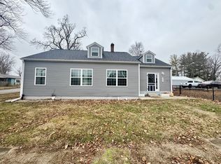 402 N Center St, Colfax, IL 61728