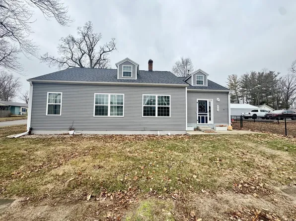 402 N Center St, Colfax, IL 61728