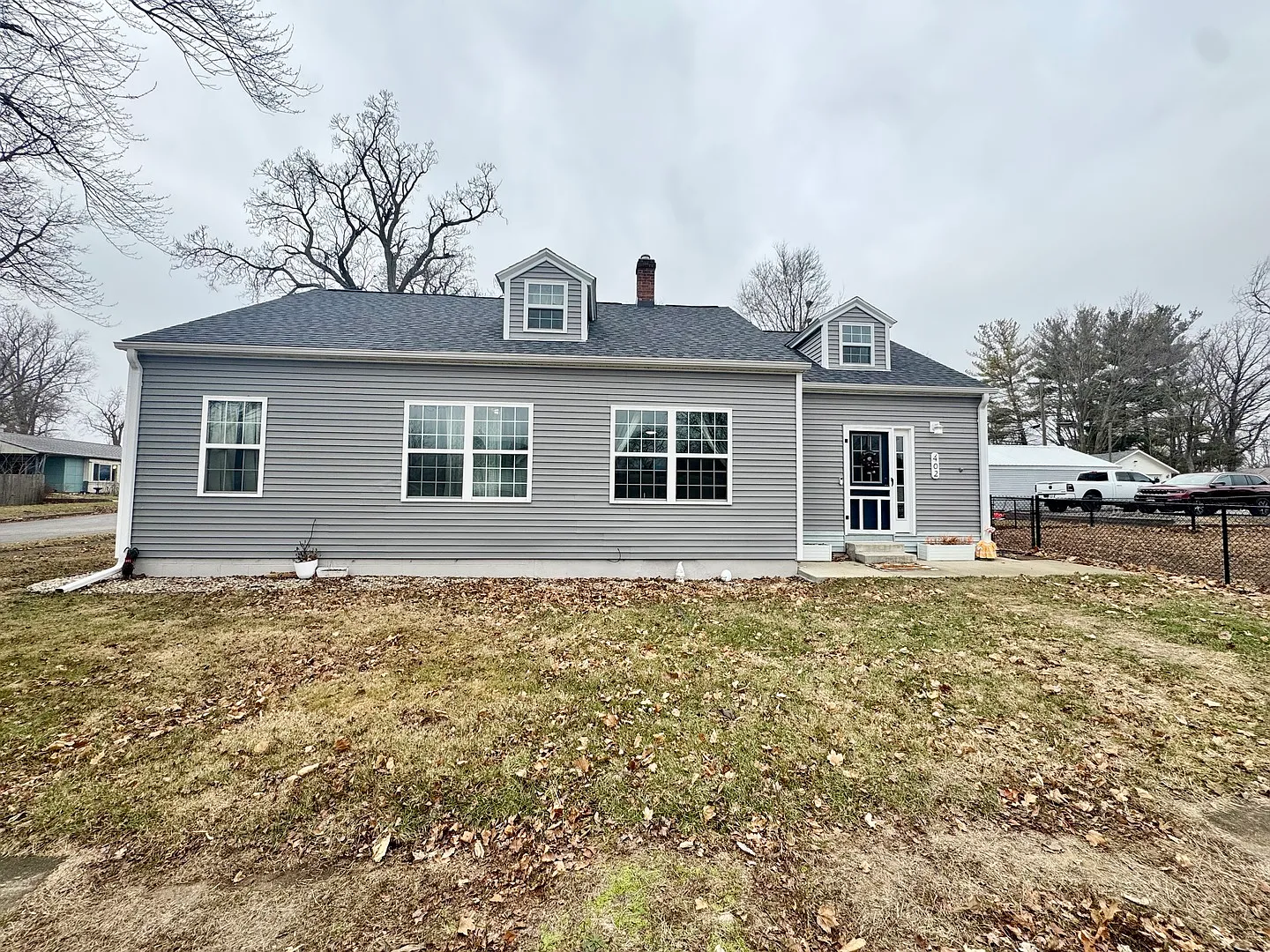 402 N Center St photo 1