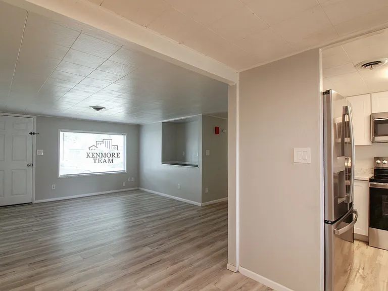 1021 Sanford Ave — Photo 5