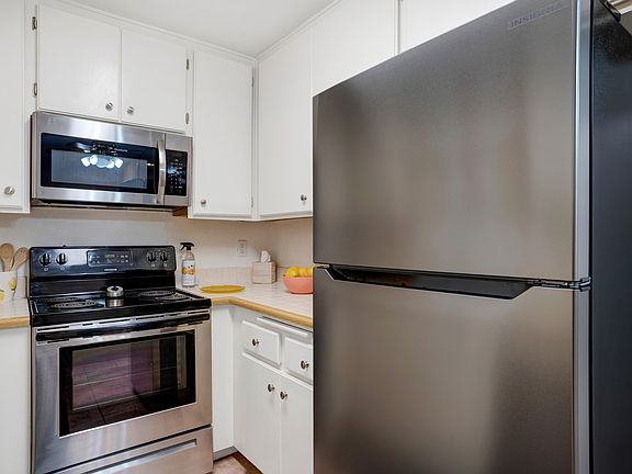 2nd image of 6350 Genesee Ave Unit 302