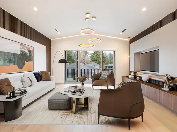 8057 18th Ave, Burnaby, BC V3N 0A2