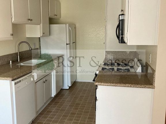 3rd image of 1816 Purdue Ave