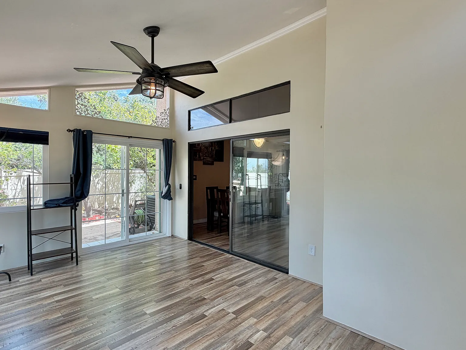 3 bed, 1348 sqft, $3,748 — Photo 4