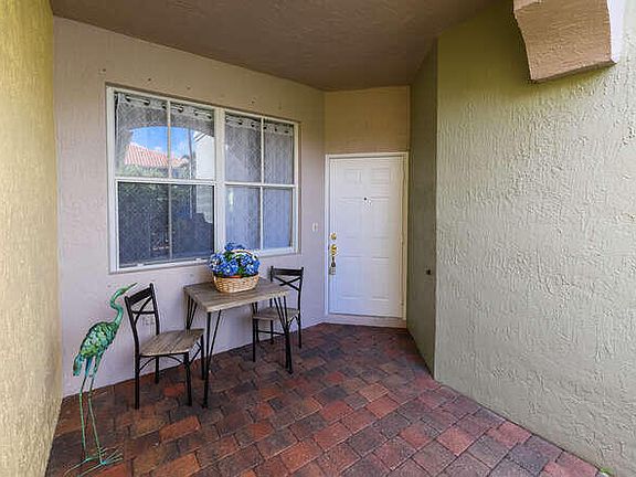 4th image of 192 Las Brisas Cir