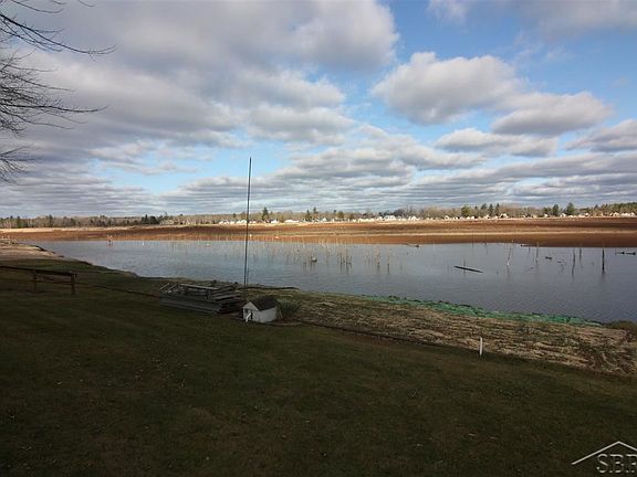 5th image of 395 E Richmond Dr