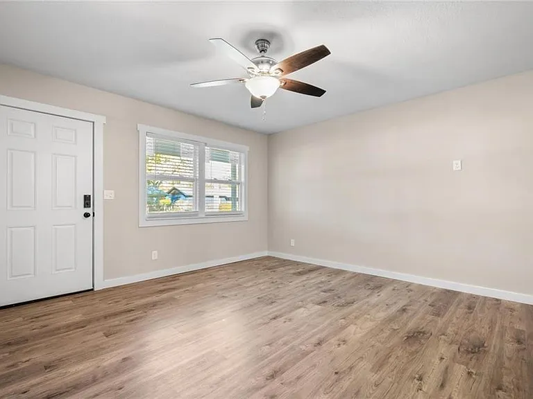 920 Johnston St — Photo 19
