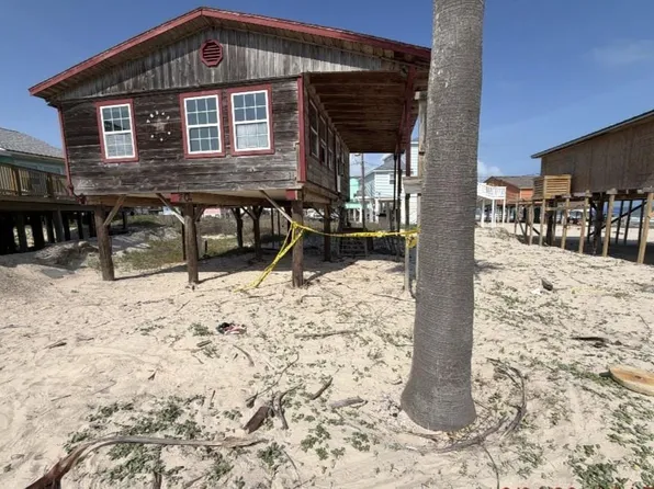 222 Jettyview Rd, Surfside Beach, TX 77541