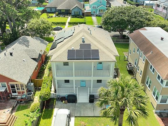 2nd image of 5565 Woodlawn Pl