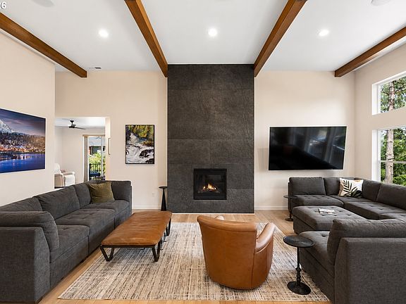5th image of 1105 Loganberry Ln