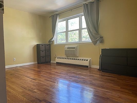 4th image of 2324 36th Ave
