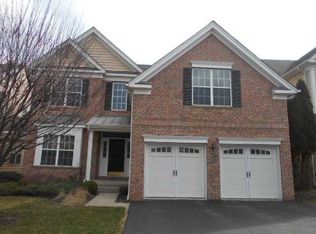 647 Creekside Ln, Fishkill, NY