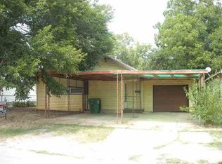 221 E Virginia St, Walters, OK 73572