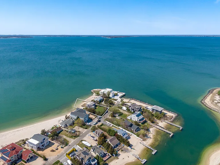 41 E Beach Dr — Photo 27