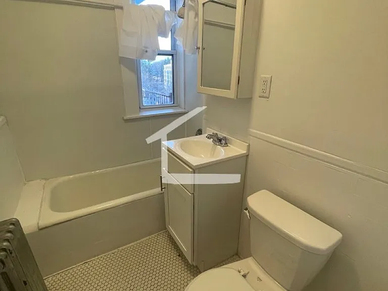 116 Washington St #104 — Photo 5