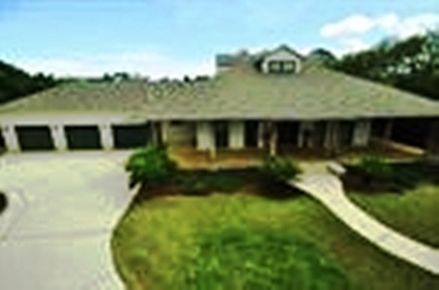 1st image of 712 Pinehurst Pl