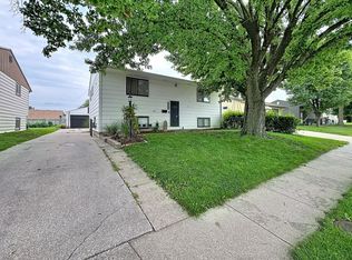 3446 3rd St #A, East Moline, IL 61244