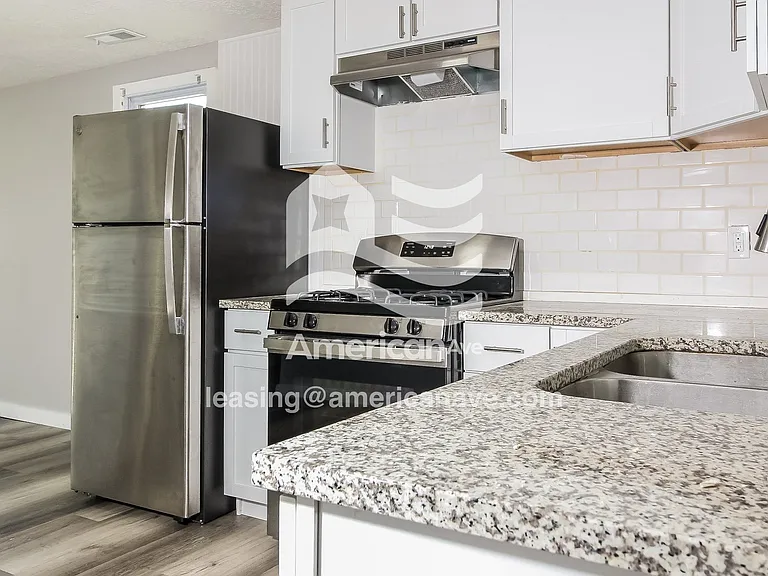 943837_006_wm_-_kitchen_13184285.jpg