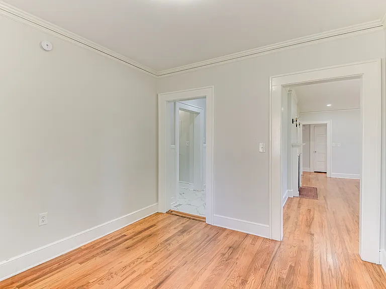 2353 Redwood Dr — Photo 10