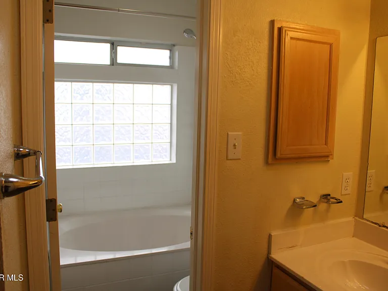11008 Rogers Hornsby St — Photo 21