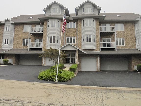 3rd image of 3110 Woodland Dr #3110