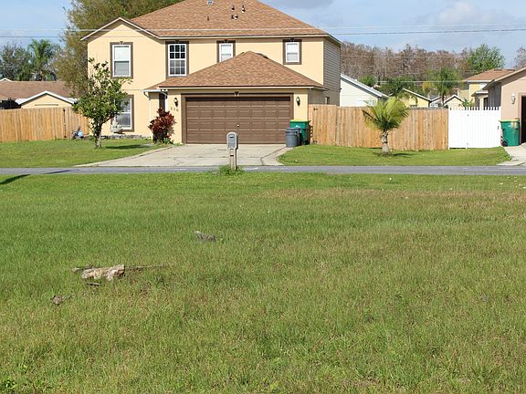 4th image of 213 Bedford Dr