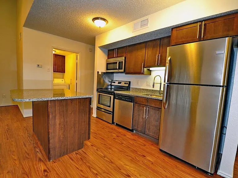 Everwood Apartments — Photo 9