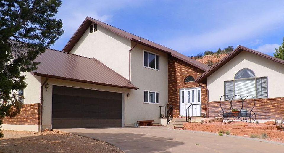 1st image of 828 S Stewart Dr
