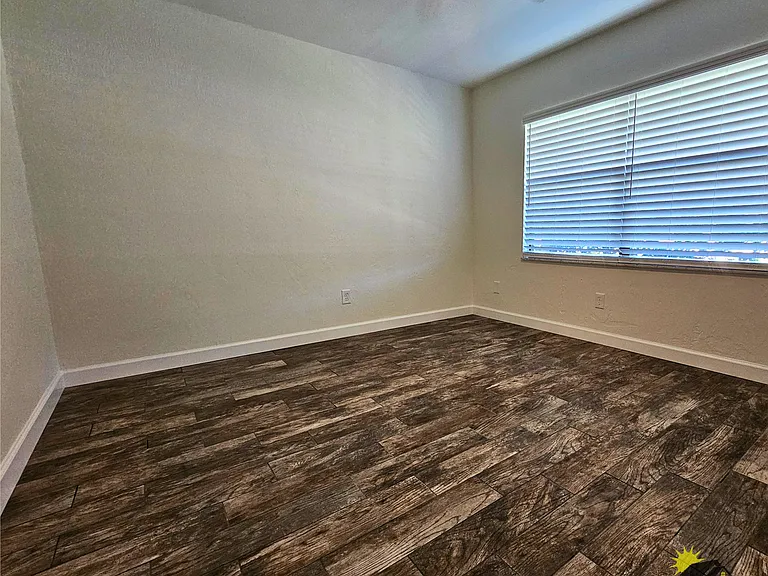 556 Taylor Rd — Photo 16