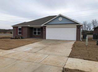 933 E Egret Rd, Fayetteville, AR 72701