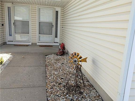 4th image of 1415 SE Norwood Dr