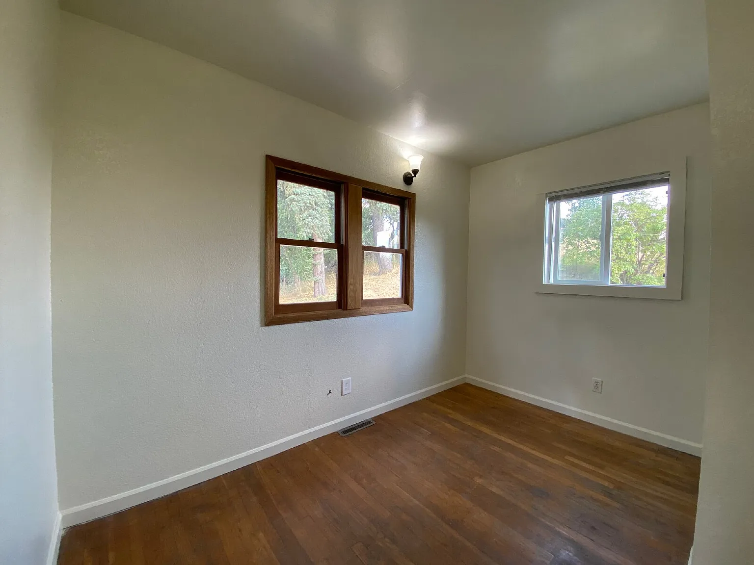 5 bed, 2.5 bath, 2090 sqft, $3,100 — Photo 3