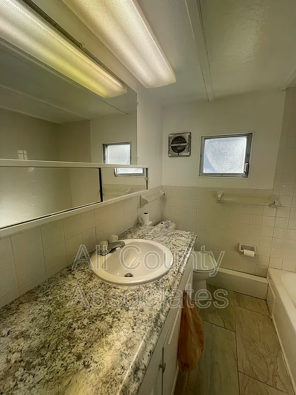 2 bed, 1.0 bath, 920 sqft, $1,175 — Photo 4