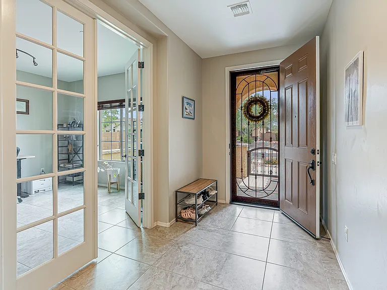 8134 N Circulo El Palmito — Photo 4