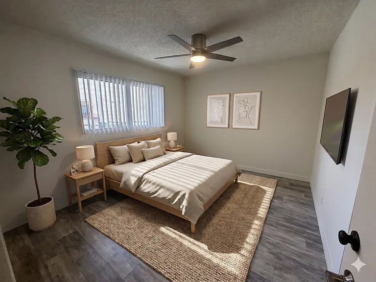 4714 Slauson Ave — Photo 14