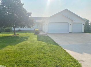 1062 SE 60th St, Pleasant Hill, IA 50327