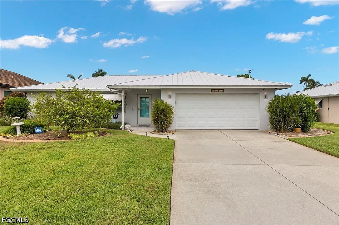 3 bed, 2.0 bath, 1764 sqft, $4,900 — Photo 3
