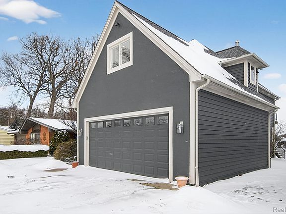 4th image of 6780 Desmond Rd