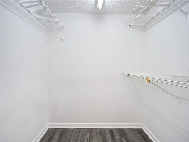 5013 Vineland Rd #108 — Photo 15