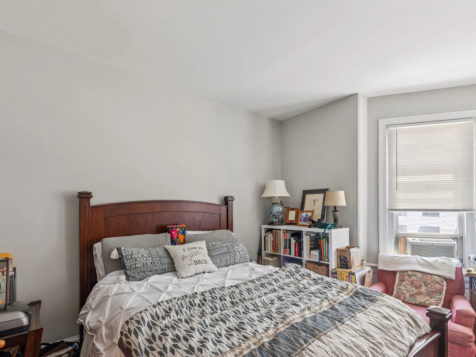 2 bed, 950 sqft, $1,550 — Photo 2