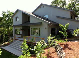 5115 Solar Heights Dr, Eugene, OR 97405