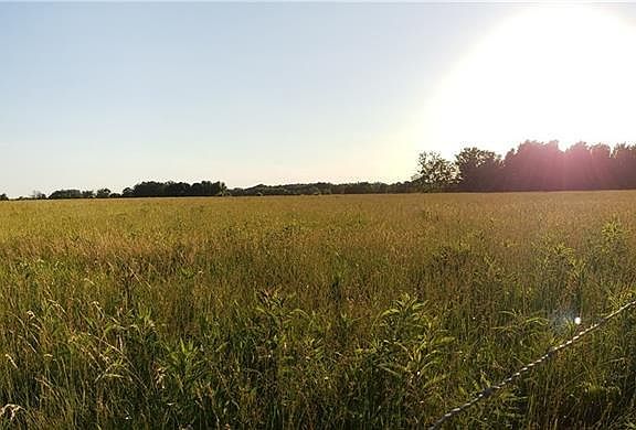 3rd image of 3367 S Robbins Rd